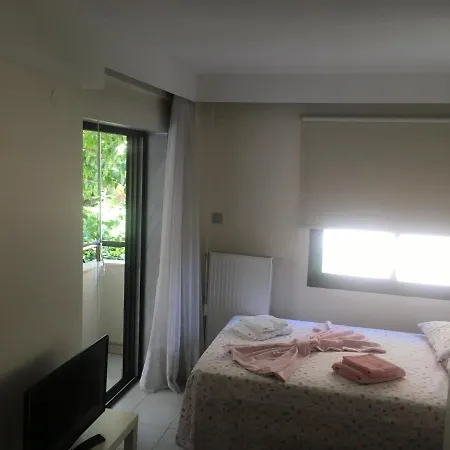 Studio By The Sea Apartman